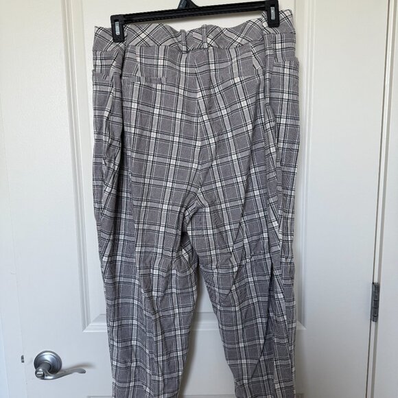 Ava & Viv Gray Plaid Stretch Work Trousers – Size 22 – Mid-Rise - Picture 3 of 3